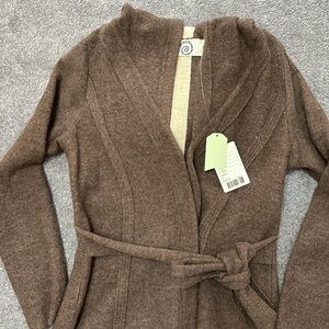 Beautiful hooded sweater, hook/eye and belt closure, size S, NWT